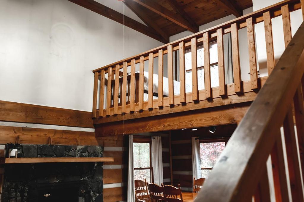 Blueberry Hideaway At 36 North Cabin - Hot Tub Purlear エクステリア 写真