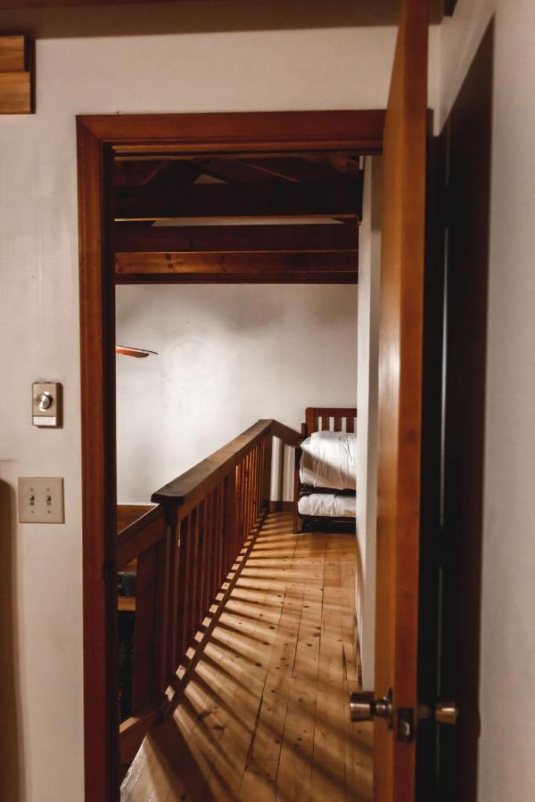Blueberry Hideaway At 36 North Cabin - Hot Tub Purlear エクステリア 写真